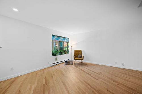 Living room - 547Z Boul. Wilson, Longueuil (Le Vieux-Longueuil), QC 