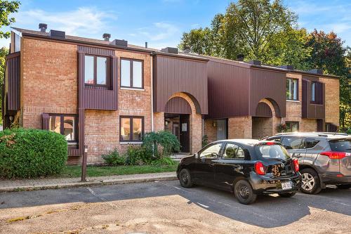 Frontage - 547Z Boul. Wilson, Longueuil (Le Vieux-Longueuil), QC 