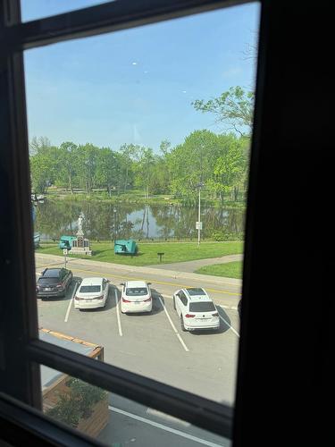 Vue sur l'eau - 310-275 Boul. Des Braves, Terrebonne (Terrebonne), QC 