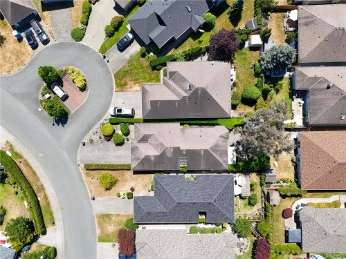 7952 Polo Park Cres, Central Saanich, BC 