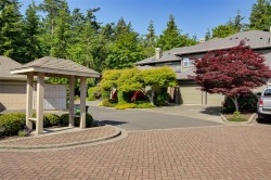 4-4522 Gordon Point Dr  Saanich, BC V8N 6L4