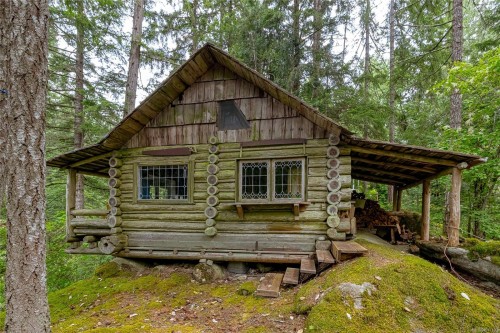 3293 Mcguire Way, Ladysmith, BC 