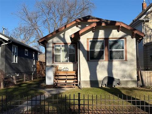 107 Lansdowne Ave, Winnipeg, MB 