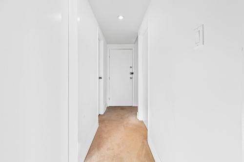 Hall - 71 Rue Canterbury, Dollard-Des-Ormeaux, QC - Indoor Photo Showing Other Room