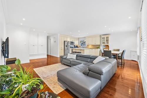 Living room - 71 Rue Canterbury, Dollard-Des-Ormeaux, QC - Indoor Photo Showing Living Room