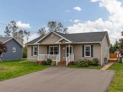 11 Tide View Court  Charlottetown, PE C1C 0B9