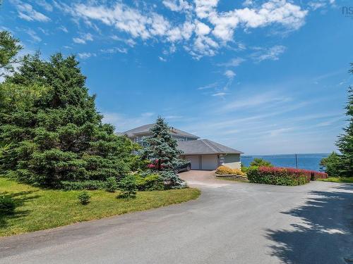 38 Lennox Road, Black Point, NS 