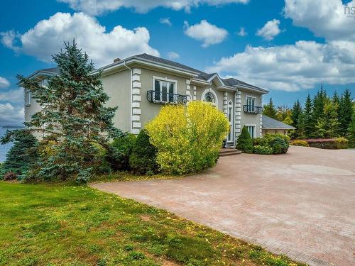 38 Lennox Road, Black Point, NS 