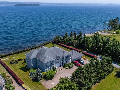 38 Lennox Road, Black Point, NS 