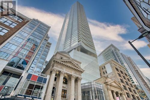 1510 - 197 YONGE STREET  Toronto, ON M5B 0C1