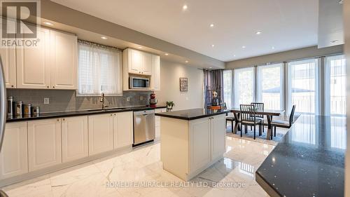 46 Holsted Road, Whitby, ON - Indoor Photo Showing Kitchen