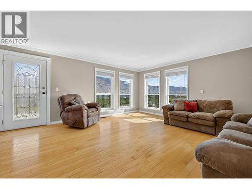 Upper Level - Living Room - 8949 122Nd Avenue, Osoyoos, BC - Indoor Photo Showing Living Room