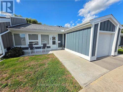 69 GATES LANE  Hamilton, ON L9B 1T8