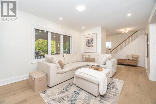 301 Court Street, Newmarket, ON - Indoor Photo Showing Living Room