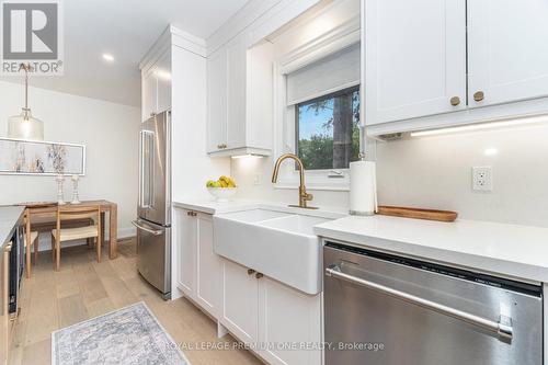 301 Court Street, Newmarket, ON - Indoor Photo Showing Kitchen