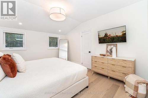 301 Court Street, Newmarket, ON - Indoor Photo Showing Bedroom