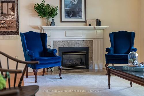 15 Southwood Crescent, Belleville (Belleville Ward), ON - Indoor Photo Showing Living Room With Fireplace