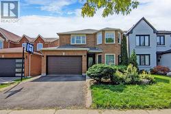 15 DUNDURN CRESCENT  Vaughan, ON L4J 6Z1