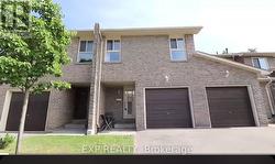 13 FOSTER CRESCENT  Brampton, ON L6V 3M7