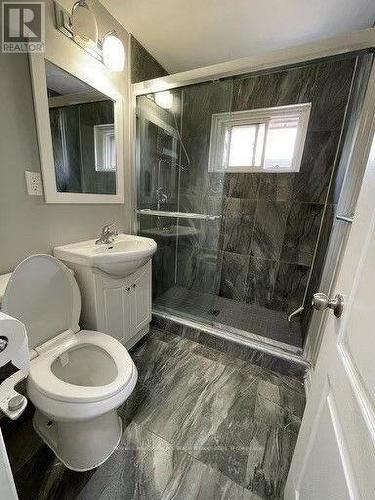 160 Darras Court, Brampton, ON - Indoor Photo Showing Bathroom