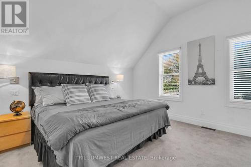 210 Lancaster Street E, Kitchener, ON - Indoor Photo Showing Bedroom