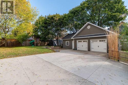 210 Lancaster Street E, Kitchener, ON - Outdoor