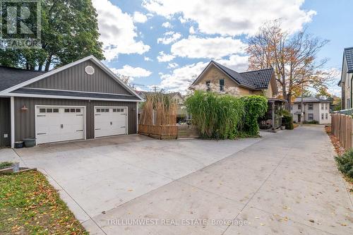 210 Lancaster Street E, Kitchener, ON - Outdoor