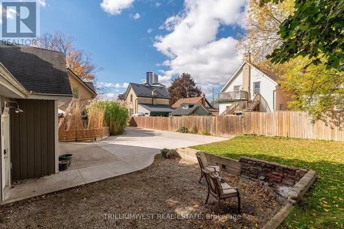 210 Lancaster Street E, Kitchener, ON - Outdoor