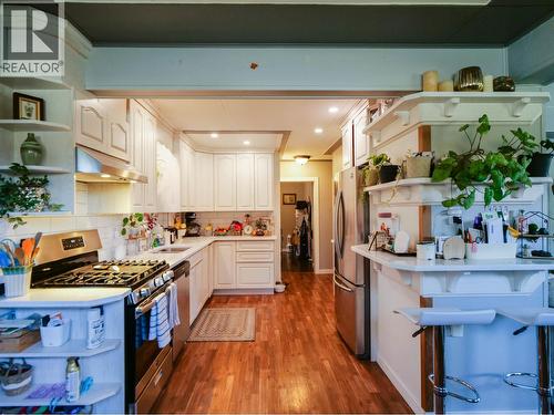 694 Walkem Street, Quesnel, BC - Indoor Photo Showing Kitchen With Stainless Steel Kitchen With Upgraded Kitchen