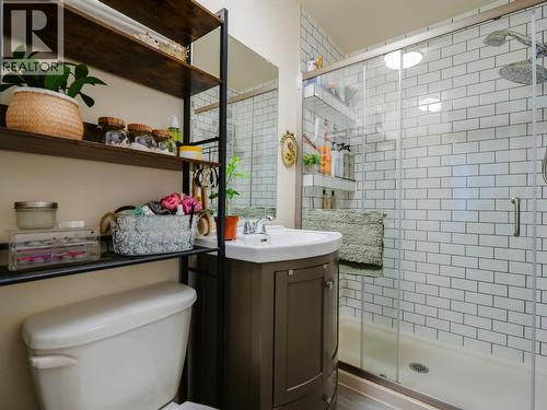 694 Walkem Street, Quesnel, BC - Indoor Photo Showing Bathroom