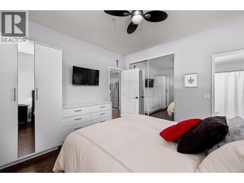 1964 Enterprise Way Unit# 115, Kelowna, BC - Indoor Photo Showing Bedroom