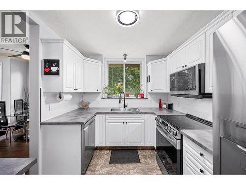 1964 Enterprise Way Unit# 115, Kelowna, BC - Indoor Photo Showing Kitchen