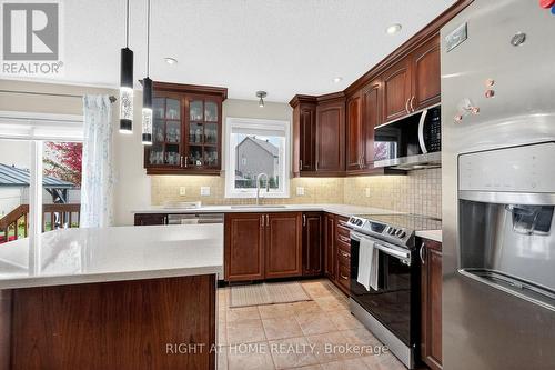 Stunning kitchen - 380 Quartz Avenue N, Clarence-Rockland, ON - Indoor Photo Showing Kitchen With Upgraded Kitchen