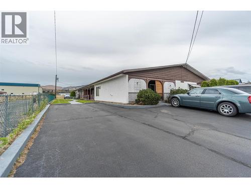 5862 Airport Street Unit# 3, Oliver, BC - Outdoor
