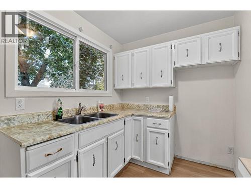 1153 Bernard Avenue Unit# 9, Kelowna, BC - Indoor Photo Showing Kitchen With Double Sink
