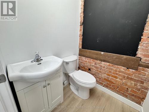 1068 Barton Street E, Hamilton, ON 