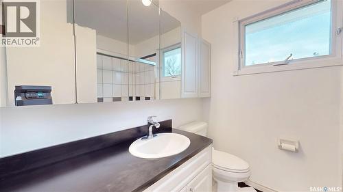 88 Cambridge Avenue, Regina, SK - Indoor Photo Showing Bathroom