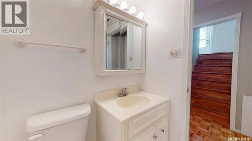 88 Cambridge Avenue, Regina, SK - Indoor Photo Showing Bathroom