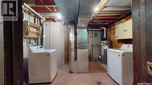 88 Cambridge Avenue, Regina, SK - Indoor Photo Showing Laundry Room