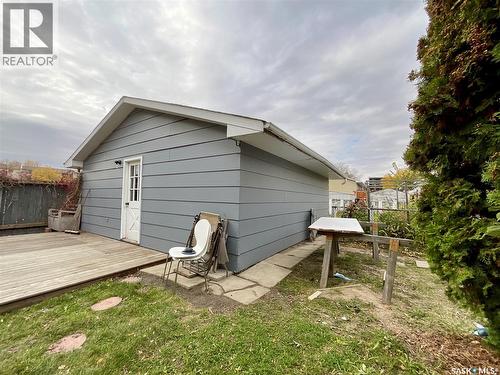 88 Cambridge Avenue, Regina, SK - Outdoor With Exterior
