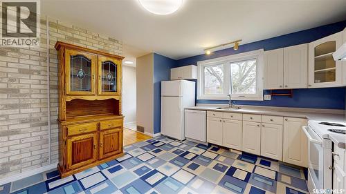 88 Cambridge Avenue, Regina, SK - Indoor Photo Showing Kitchen