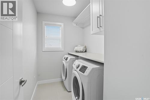 303 Dagnone Crescent, Saskatoon, SK - Indoor Photo Showing Laundry Room