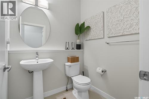 303 Dagnone Crescent, Saskatoon, SK - Indoor Photo Showing Bathroom