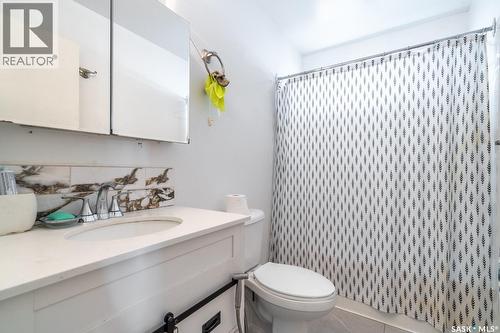 1357 Grosvenor Street, Regina, SK - Indoor Photo Showing Bathroom