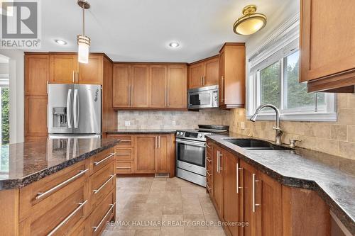30 Lillico Drive, Ottawa, ON - Indoor Photo Showing Kitchen With Stainless Steel Kitchen With Double Sink With Upgraded Kitchen