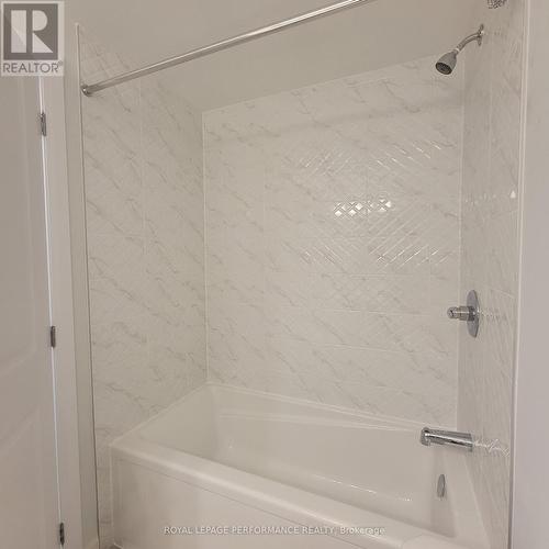 809 Arcadian Private, Ottawa, ON - Indoor Photo Showing Bathroom