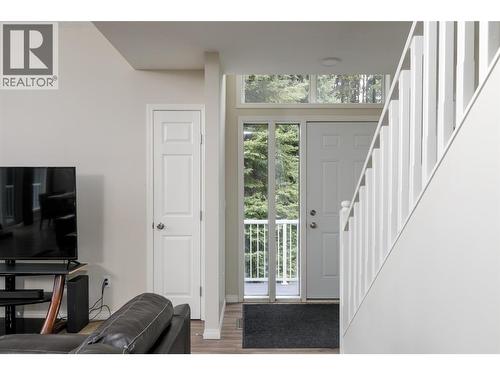 9315 Paradise Road, Kelowna, BC - Indoor Photo Showing Other Room