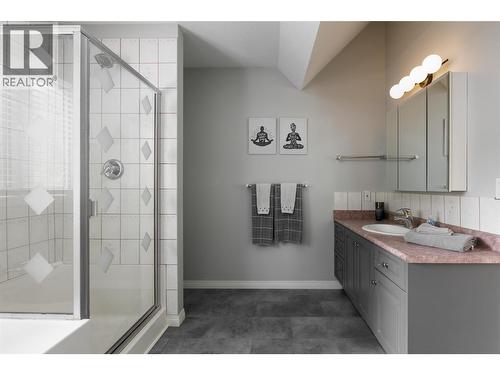 9315 Paradise Road, Kelowna, BC - Indoor Photo Showing Bathroom