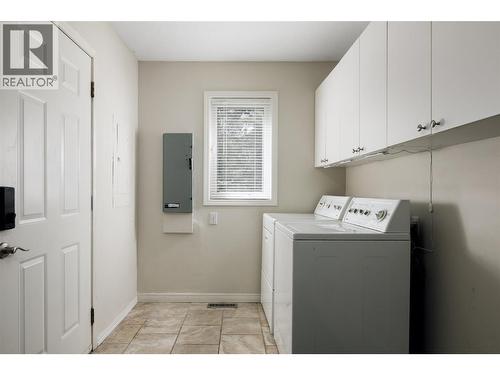 9315 Paradise Road, Kelowna, BC - Indoor Photo Showing Laundry Room