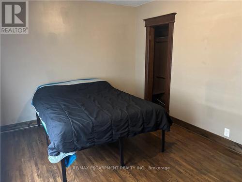 463 East Main Street, Welland, ON - Indoor Photo Showing Bedroom